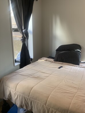 1 bedroom, WiFi - Very new studio controlled by echo (The Bronx)
