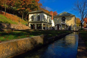 المنشأة من الخارج