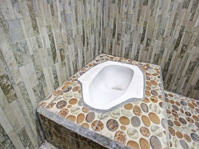 호텔 O 홈스테이 방 하지, 라팡안 페누작 (이넨 공강) 근처