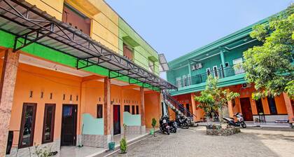 Hotel O Homestay Bang HajiNearLapangan Penujak ( Inen Gonggang)