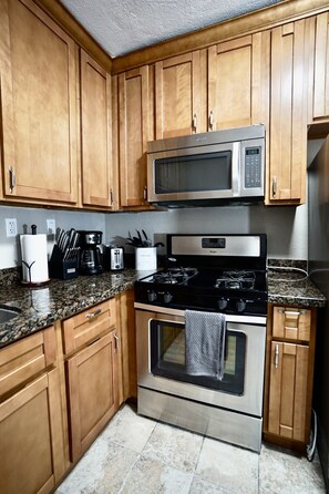 Private kitchen - Private 2B1B Home in Downtown San Jose (San Jose)
