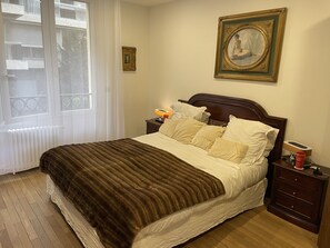 2 chambres, fer et planche Ă repasser, Wi-Fi gratuit, draps fournis