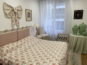 2 chambres, fer et planche Ă repasser, Wi-Fi gratuit, draps fournis