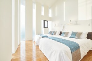 3 室のベッドルーム、WiFi (無料)、ベッドシーツ