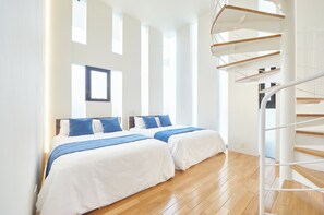 3 室のベッドルーム、WiFi (無料)、ベッドシーツ