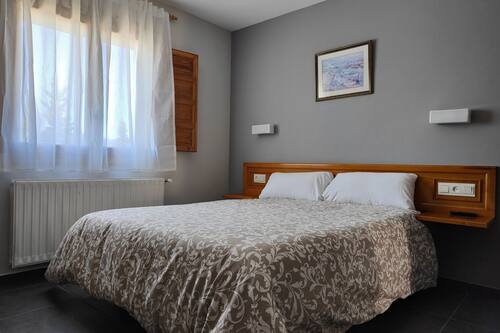 Economy-Doppelzimmer | Schreibtisch, schallisolierte Zimmer, kostenloses WLAN, Bettwäsche