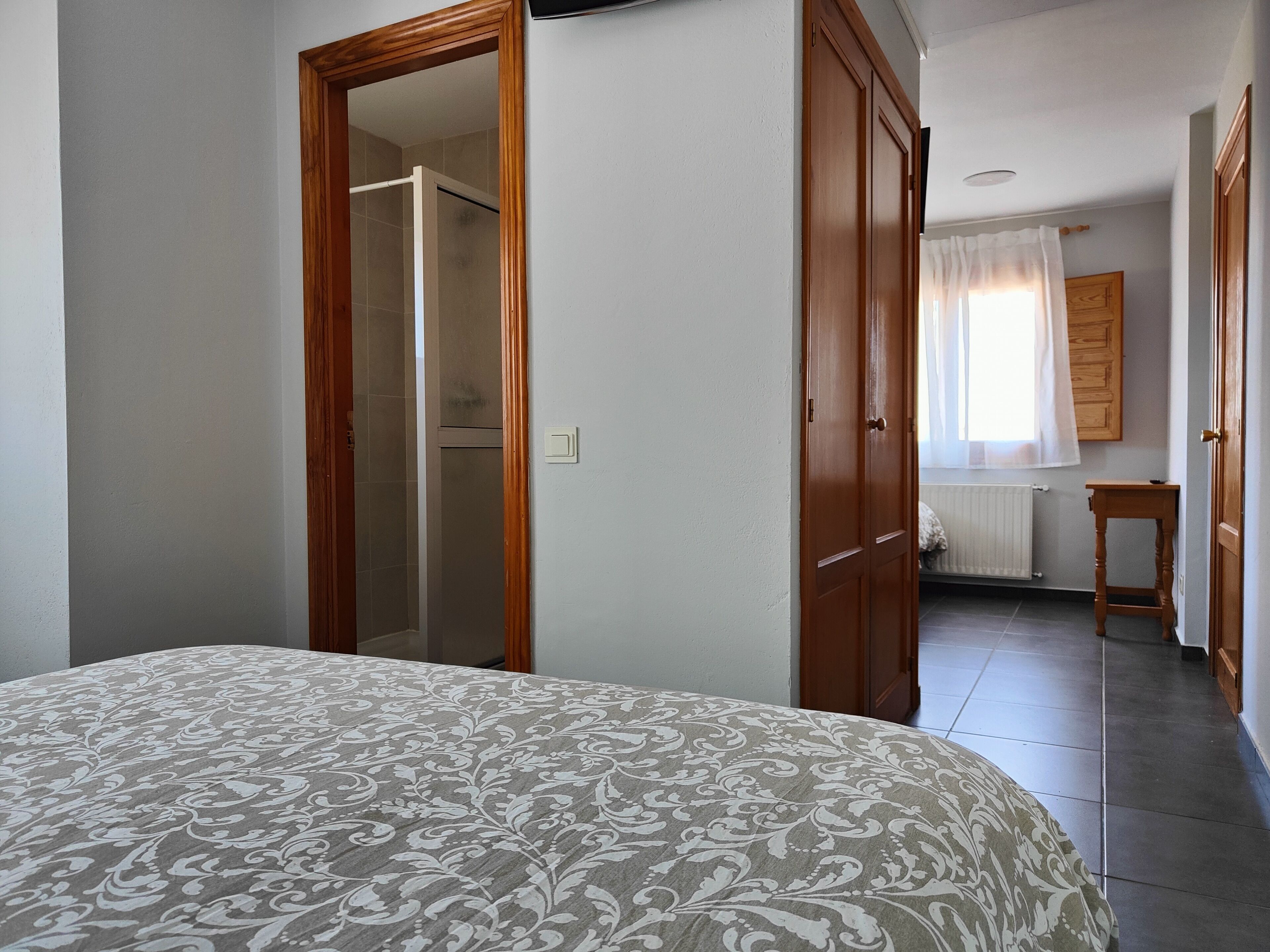Escritorio, insonorización, wifi gratis y ropa de cama 
