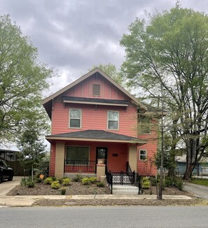 Exterior - Family and Pet friendly home! (Little Rock)