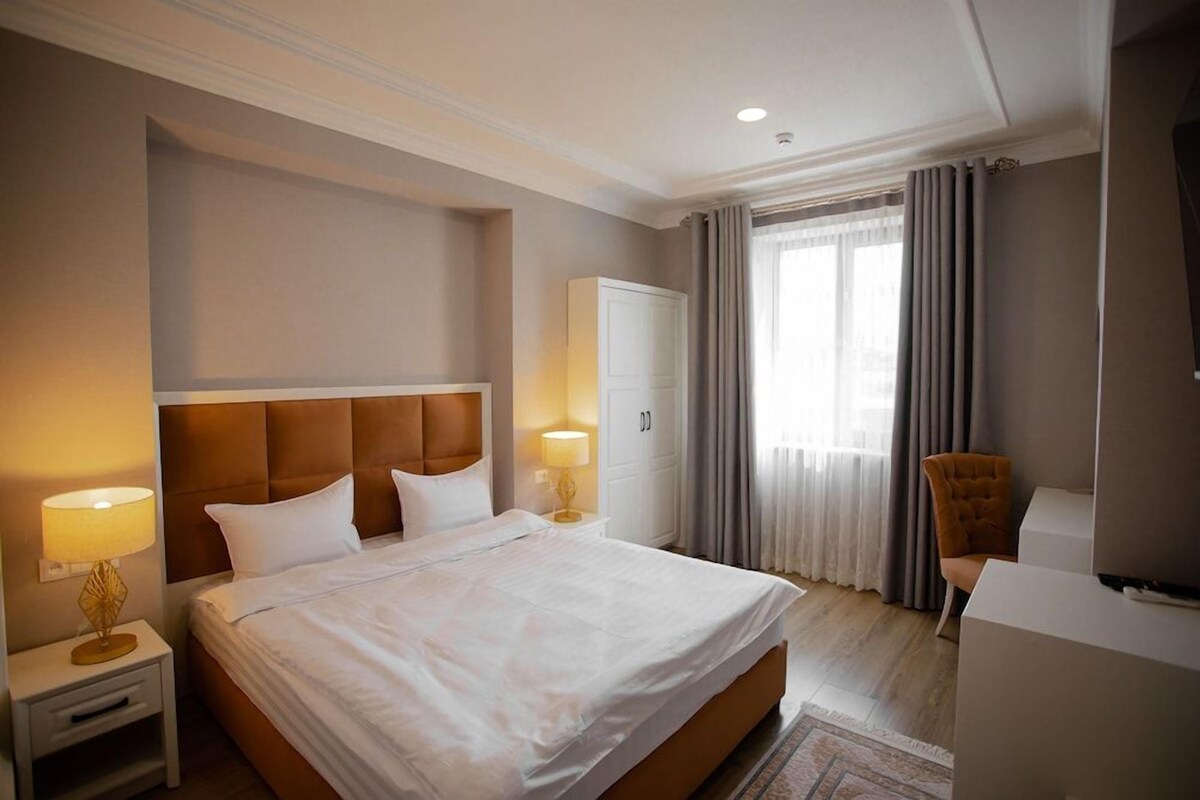 Premium bedding, minibar, in-room safe, laptop workspace
