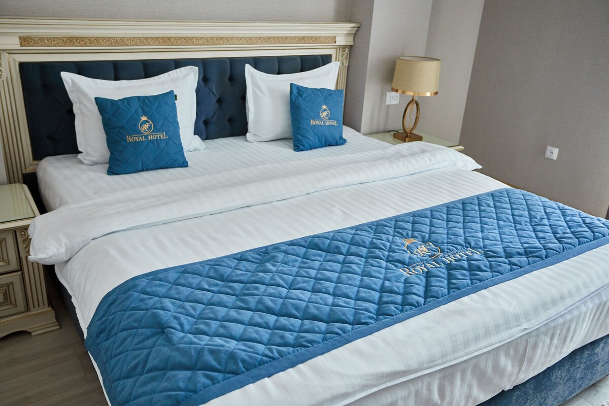 Premium bedding, minibar, in-room safe, laptop workspace