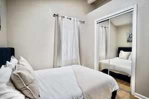 Room - Unique 1 Bedroom House in San Jose (San Jose)