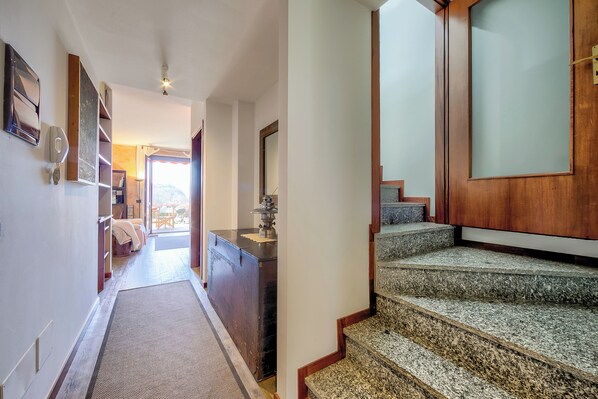 Interior - Miralago Lake View & Private Garden (Ispra)