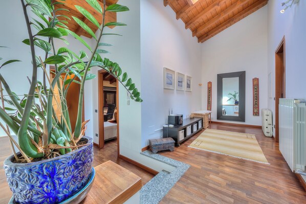 Interior - Miralago Lake View & Private Garden (Ispra)