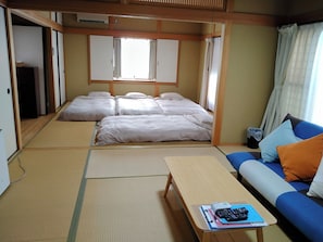 2 bedrooms, desk, iron/ironing board, free WiFi - Recommended for family and friends The whole buil / Kagawagun Kagawa (Kagawagun)