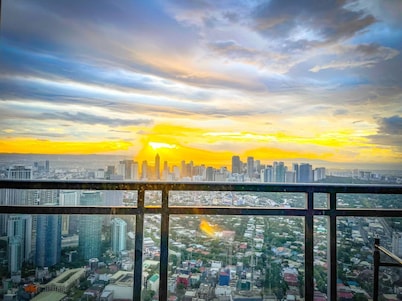 Lovely Penthouse Unit in the Gramercy