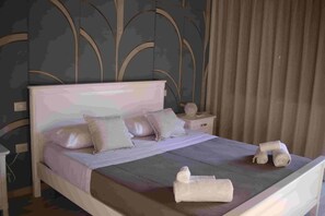 经典双人房或双床房 | 办公桌、免费 WiFi