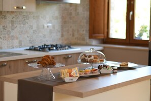 包含每日全套早餐