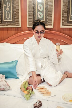 Minibar, iron/ironing board, rollaway beds, free WiFi - Regenta Central Lucknow by Royal Orchid Hotels Limited (Lucknow)