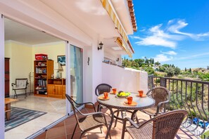Outdoor dining - Family Apt near Mijas by Costarentals - Ref 140 (Peñablanquilla)
