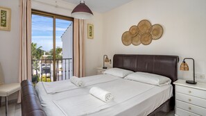 2 slaapkamers, een strijkplank/strijkijzer, gratis wifi, beddengoed