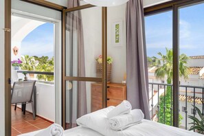 2 bedrooms, iron/ironing board, travel crib, free WiFi