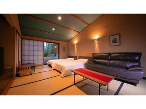 1 bedroom, desk, free WiFi, bed sheets - Main building JapaneseWestern style room with ope / Yufu Ōita (Yufu)