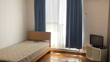 1 habitación, escritorio, wifi gratis y ropa de cama