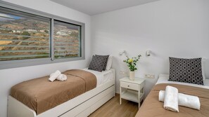 2 chambres, fer et planche à repasser, Wi-Fi gratuit, draps fournis