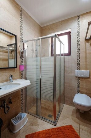 Free toiletries, hair dryer, towels, soap - Fegaropetra studios (Igoumenitsa)