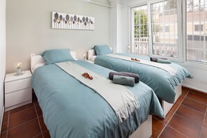 2 bedrooms, iron/ironing board, free WiFi, bed sheets