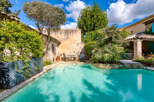 Maison 'Oasis Centre Charme' avec piscine partagée, Wi-Fi et climatisation