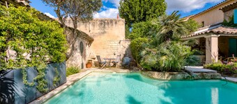 Villa 'Oasis Centre Charme' with Shared Pool, Wi-Fi and Air Conditioning