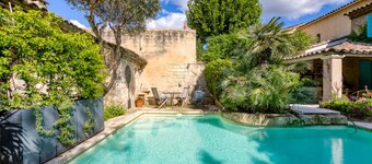Oasis Centre Charme House with Shared Pool, Wi-Fi, and Air Conditioning