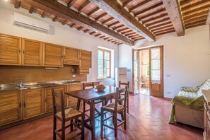 Interior - Farmhouse "Il Greppo - Nobile" with Shared Pool, Shared Terrace & Wi-Fi (Montepulciano)