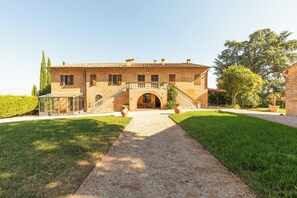 Exterior - Farmhouse "Il Greppo - Aleatico" with Shared Pool & Shared Garden (Montepulciano)
