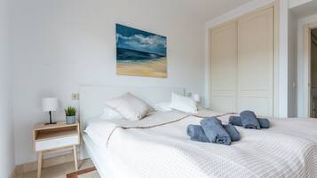 4 quartos, Wi-Fi de cortesia, roupa de cama