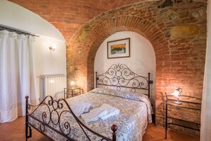 1 quarto, Wi-Fi de cortesia, roupa de cama