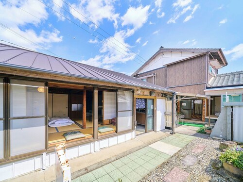Kokoyui Katsuura Shimozato Building B A compact house for a small number of people / Higashimuro-gun Wakayama