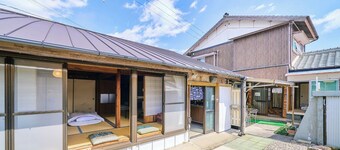 Kokoyui Katsuura Shimozato Building B A compact house for a small number of people / Higashimuro-gun Wakayama