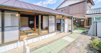 Kokoyui Katsuura Shimozato Building B A compact house for a small number of people / Higashimuro-gun Wakayama