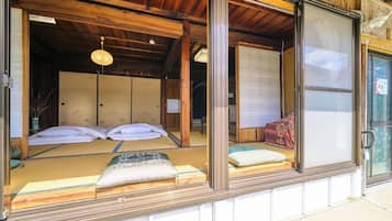 2 bedrooms, desk, free WiFi, bed sheets