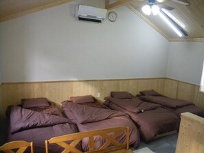 1 habitación, escritorio, wifi gratis y ropa de cama 