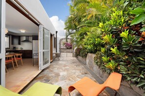 屋外ダイニングエリア