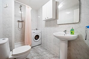 Douche, sèche-cheveux