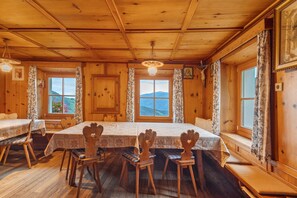 Dining - Holiday Home "Oberhof Bauernhaus" with Mountain View, Garden & Wi-Fi (Vallarga)