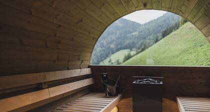 Holiday Home "Oberhof Bauernhaus" with Mountain View, Garden & Wi-Fi