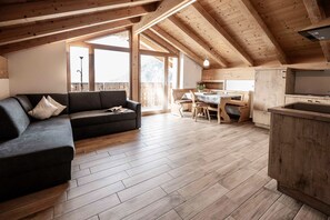 TV - Apartment "Oberhof Panorama" with Mountain View, Balcony & Wi-Fi (Vallarga)