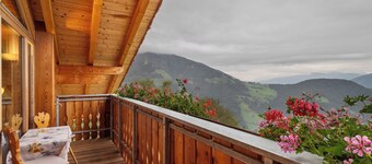 Apartment "Oberhof Panorama" with Mountain View, Balcony & Wi-Fi