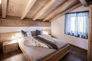 1 bedroom, free WiFi, bed sheets - Apartment "Oberhof Panorama" with Mountain View, Balcony & Wi-Fi (Vallarga)