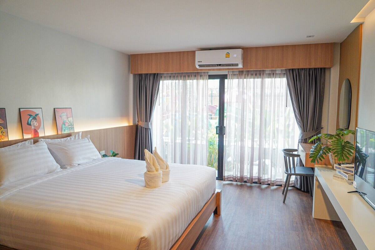 ห้องดีลักซ์ดับเบิล | โต๊ะทำงาน, Wi-Fi ฟรี, ผ้าปูที่นอน